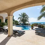 Mara Villa *