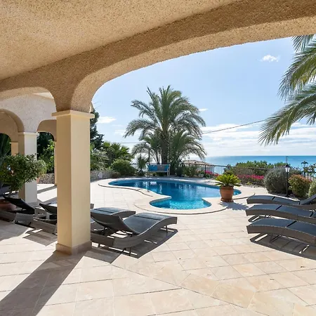 Mara Villa *